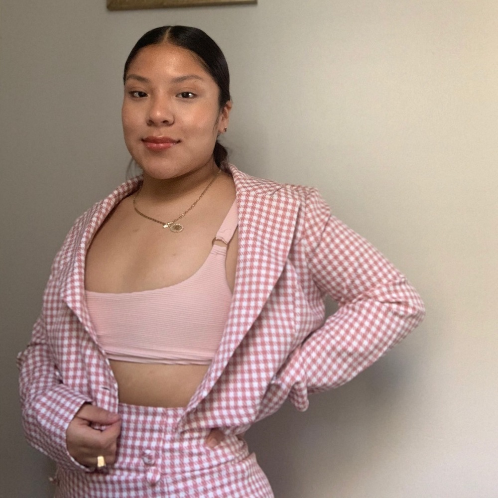 This is a pantsuit set, it’s a really light pink